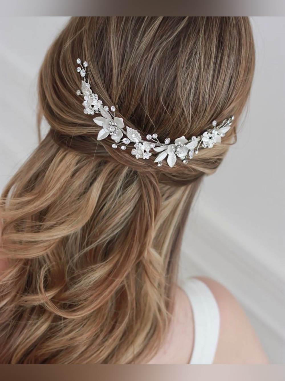Dareth Colburn Kacie Mini Floral Hair Vine